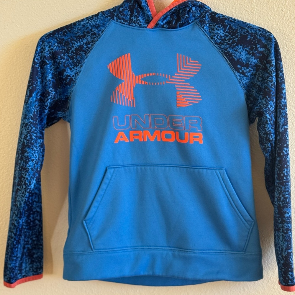 Under Armour youth hooded sweatshirt. Cold gear. Size youth small